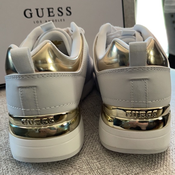Guess Sneakers. NEW - Picture 6 of 7